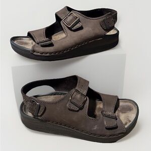 Birkenstock brown nubuck leather sandals ankle strap buckle Sz 40 women’s 9